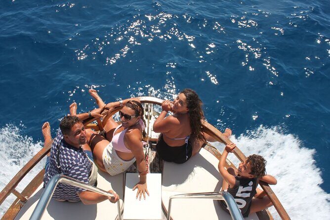3-Hours Shared Tour to Accessible Boat en Canary Island - Who should book this accessible shared boat tour?