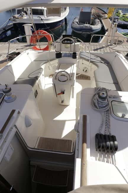 3h Whale Watching Private tour Beneteau Oceanis 440 - Price and value: what $623 for up to 11 really buys you