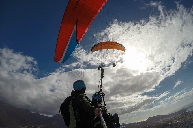 Acro Paragliding Adventure in Costa Adeje with FREE Pickup !! - Acro paragliding in Costa Adeje: what makes it different