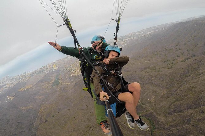 Acro Paragliding Adventure in Costa Adeje with FREE Pickup !! - How to dress (so you’re comfortable during the high-speed fun)