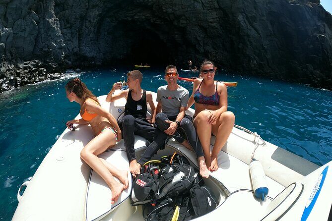 Boat Excursion to visit underwater lava tongues - Key things to know before you go