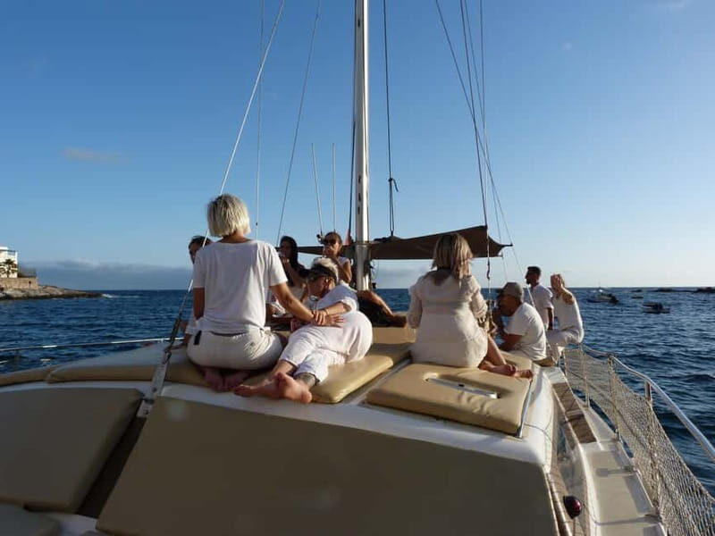Costa Adeje: Private Catamaran Tour 22 Persons Max - Anchoring up: where the real relaxation starts