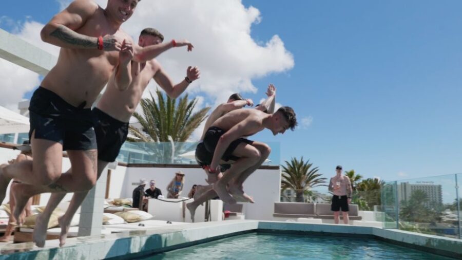 Costa Adeje: Tenerife Monkey Beach Club Utopia Pool Party - A realistic 6-hour flow: what your afternoon will feel like