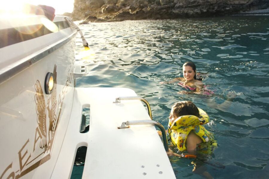 From San Juan beach : Marine Life Cruise - Puerto Playa San Juan: the traditional port start