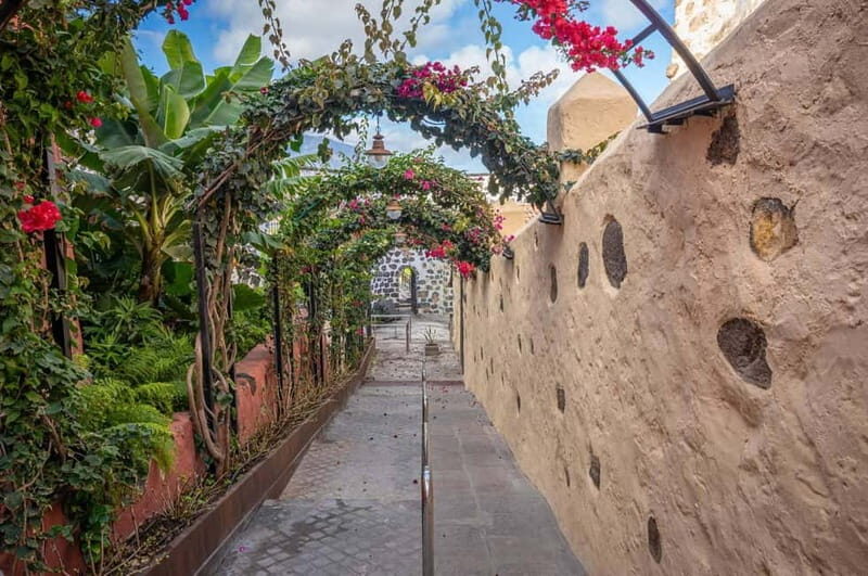 La Orotava:Casa de los Balcones & Molino del Hoyo Gofio Mill - Skipping the Ticket Line and Using the Included Parking
