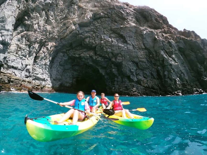Los Cristianos: Kayak and Snorkel with Turtles and Photos - Los Cristianos meet-up: lockers, wetsuits, showers, and a quick warm start