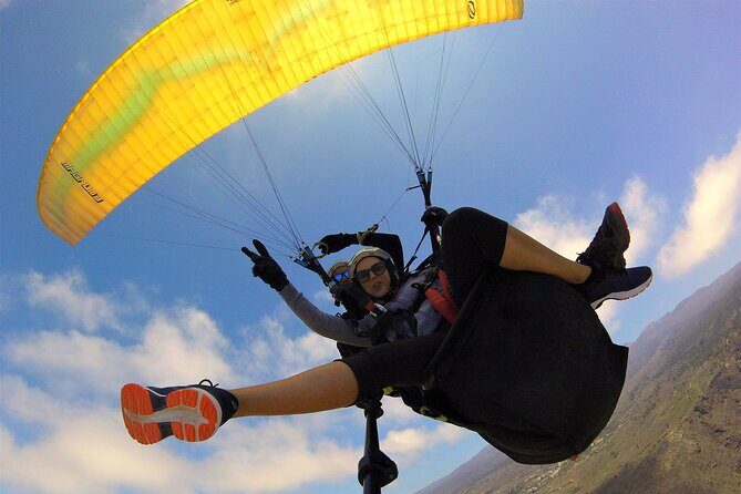 Paragliding Tandem Flight in Tenerife South ¡HOLA! - What makes this Tenerife tandem flight special