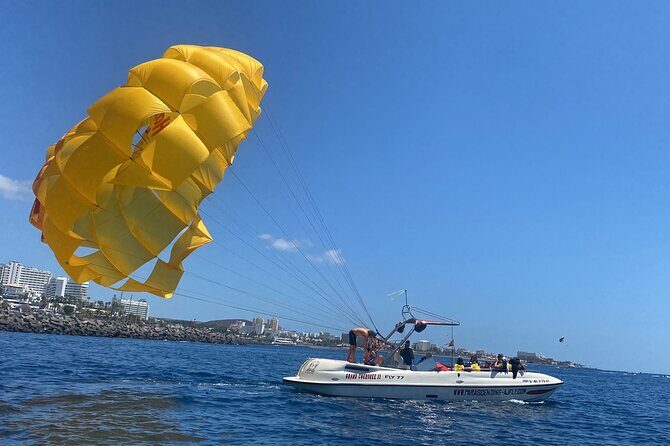 Parasailing flights on the coast of Adeje in Tenerife - Getting To Parasailing Tenerife (Aj Fly Parascending) in Puerto Colón