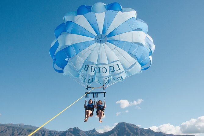 Parascending in Tenerife - The shore-to-boat transfer: the one moment that needs your attention