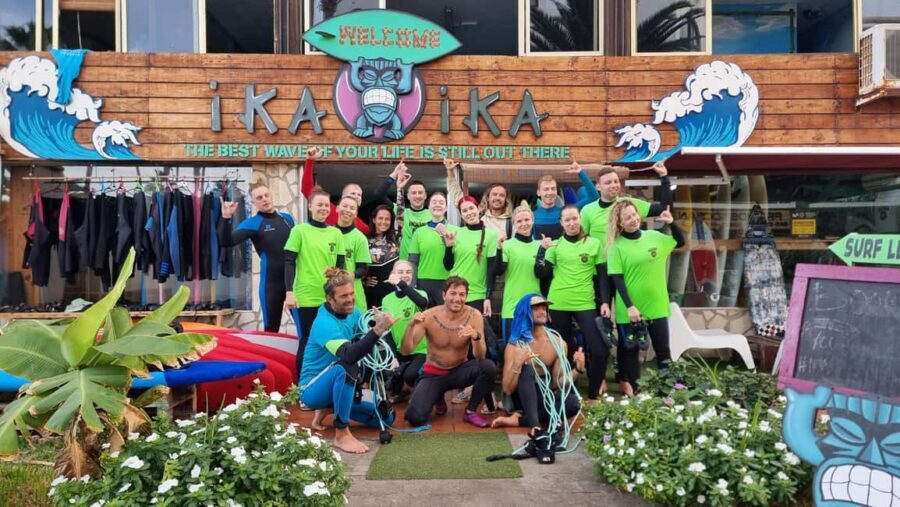 Playa de las Americas: lezione di surf con tutto incluso - Multilingual Coaching and the Friendly International Atmosphere