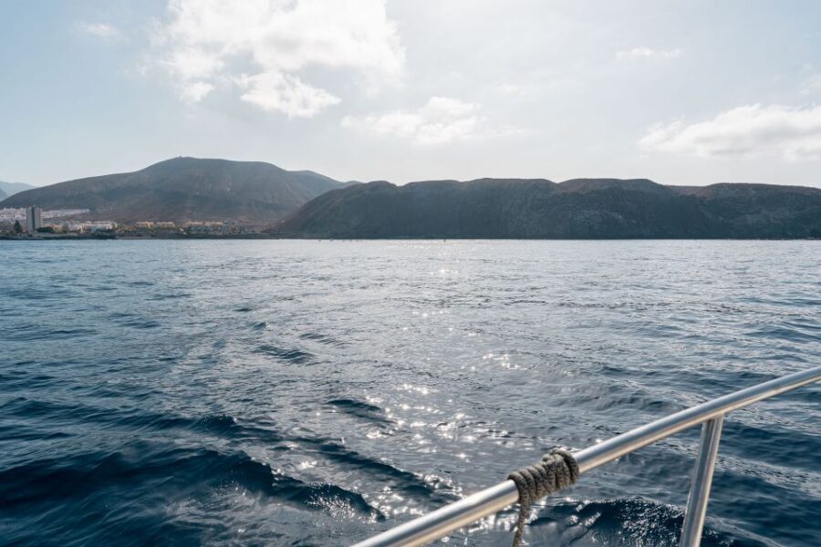 Puerto Colón: Coastal Boat Cruise with Swimming and Snacks - The first phase on board: safety briefing and sailing time