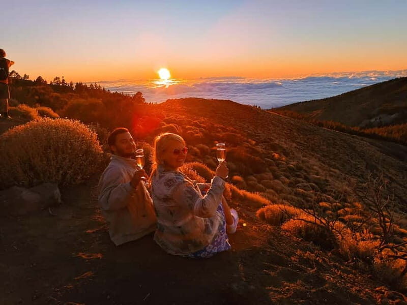 Puerto Cruz: VIP Teide Sunset & Stars, Guachiche Lunch+Cava - Scenic photo stops above the Orotava Valley (La Bermeja, San José Mines, Roque Cinchado)