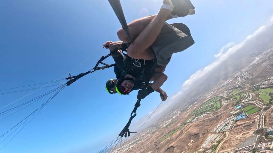 Santa Cruz de Tenerife: Acrobatic Paragliding Flight - Santa Cruz de Tenerife acrobatic paragliding: the thrill, made practical