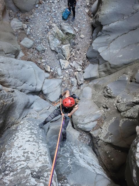 Santa Cruz de Tenerife: Vilaflor Canyoning Tour - Rappels and scrambles: beginner-friendly but not boring