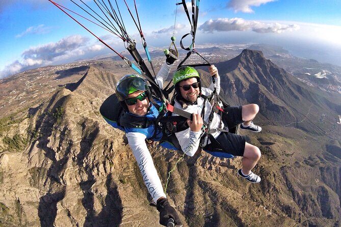 SILVER 1000m paragliding tandem flight above South Tenerife - From around 330 meters to La Caleta: what the flight is like in real life