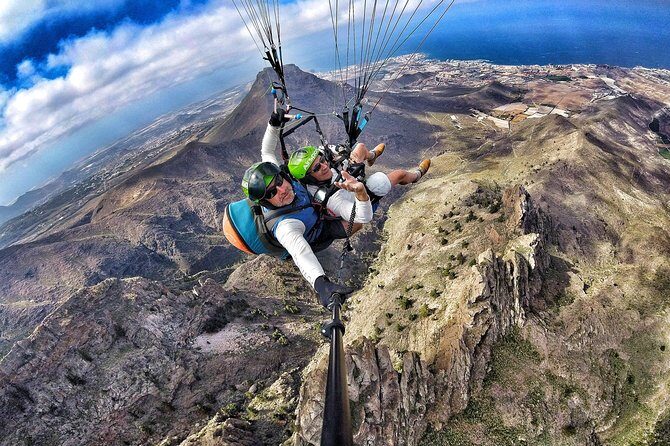 SILVER 1000m paragliding tandem flight above South Tenerife - Who this tandem flight suits best (and who should skip it)