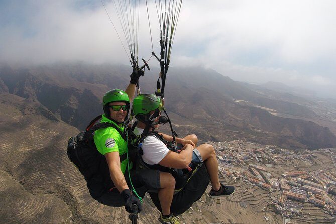 STANDARD Flight - Standard Flight in Costa Adeje: A Good First Taste of Paragliding