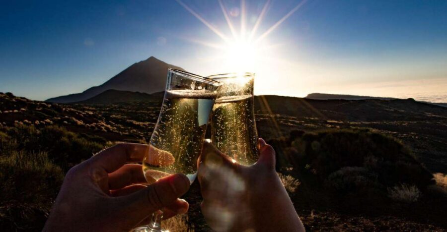 Teide: Guided Sunset & Stargazing Tour by Night with Dinner - Teide National Park During the Day: Photos and Real Time to Look