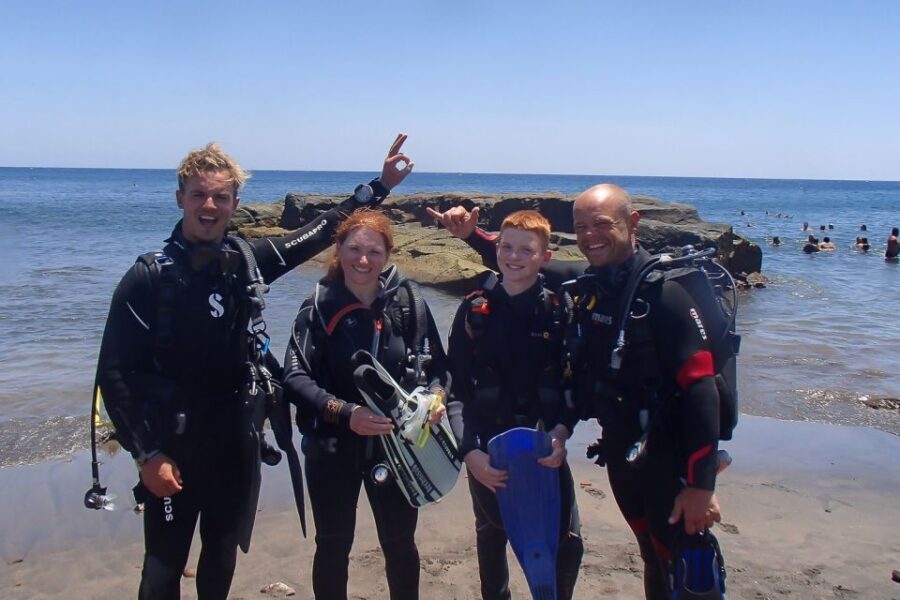 Tenerife: Abades Beach Beginner Diving Experience - Small-group coaching with instructors like Cindy and Ron
