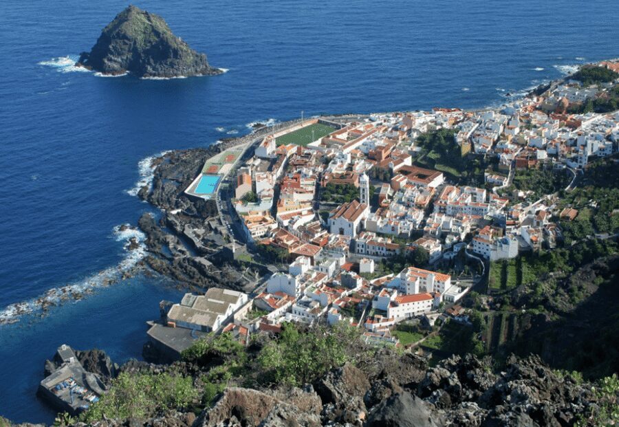 Tenerife: Private Day Tour of the Island with Hotel Pickup - Puerto de la Cruz: The Island’s First Tourist Town Feel