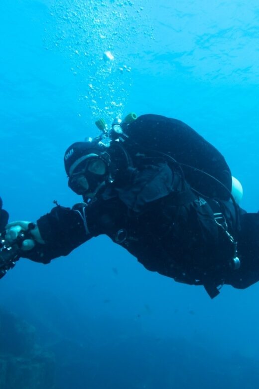 Tenerife : Private Dive for Beginners from a Boat - Your instructor and the small-group rhythm (up to 8)