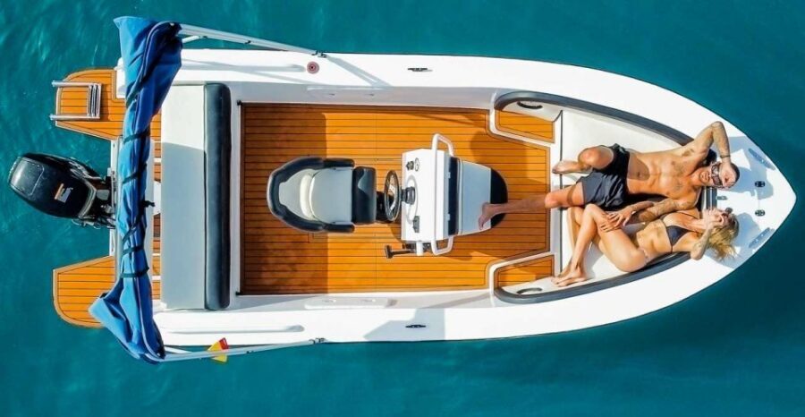 Tenerife: Rent a Boat with No License, Self Drive - Meeting point at gate 3: how to avoid the classic start-up hassle