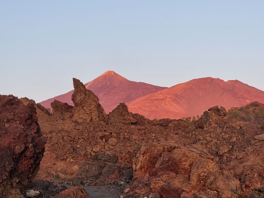 Tenerife: Sunset and Stargazing at Teide National Park - Sunset Stop at 1,400m: Lava, La Gomera, and a Cava Toast