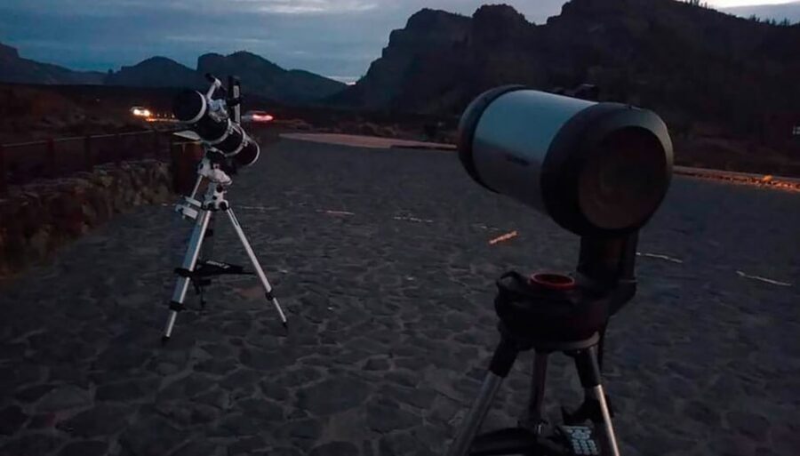 Tenerife: Sunset Night Tour and Stargazing at Teide + Dinner - What to bring: the cold part is real, and it sneaks up