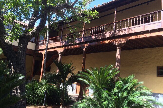 Tenerife VIP Tour - UNESCO day in San Cristóbal de La Laguna: Plaza to historic lanes