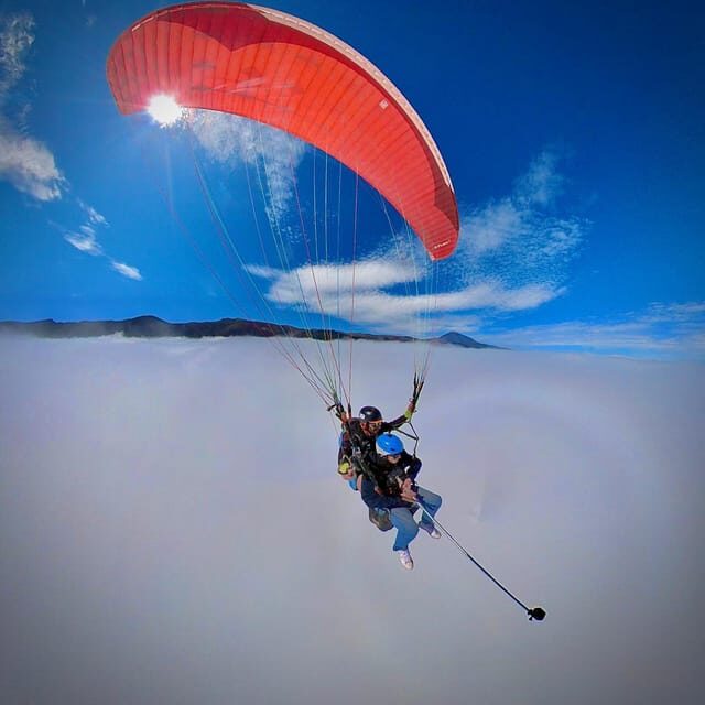 Vuelo Parapente Tenerife Teide (2200 metros) - Landing and the short but important final instructions
